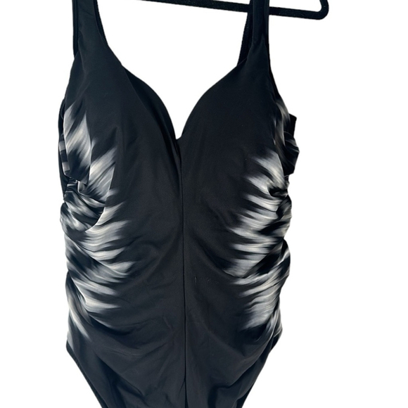 Miraclesuit swimsuit Side Effects Temptress flattering slimming vacation sz s/m - Picture 11 of 13